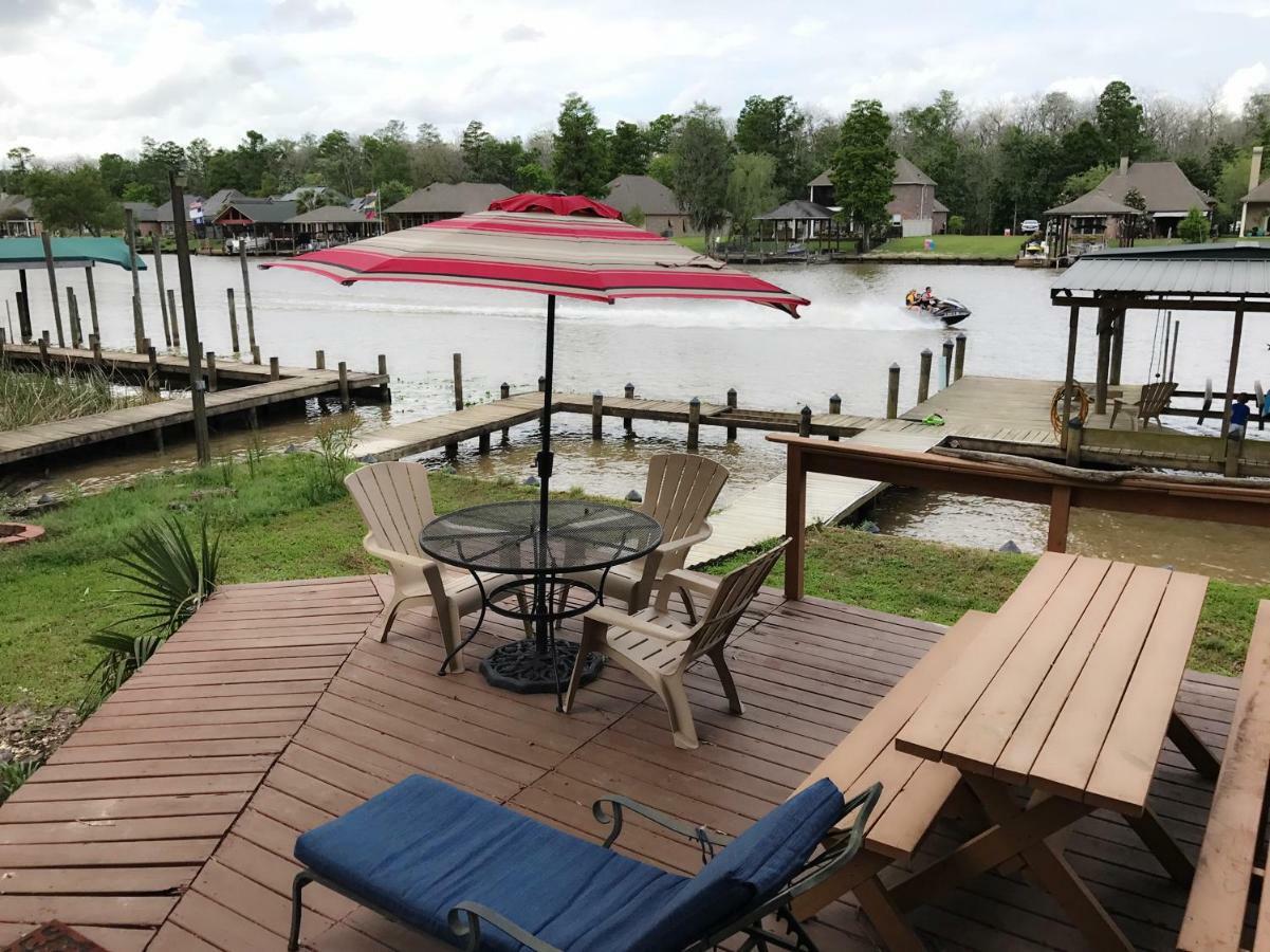 Cozy Cabin On The Bayou Maurepas Exterior photo